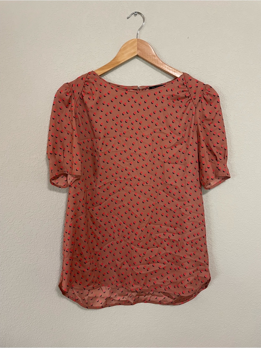 Ann Taylor Mauve Bronze Red Dot Short-Sleeve Blouse retro mod office business xs